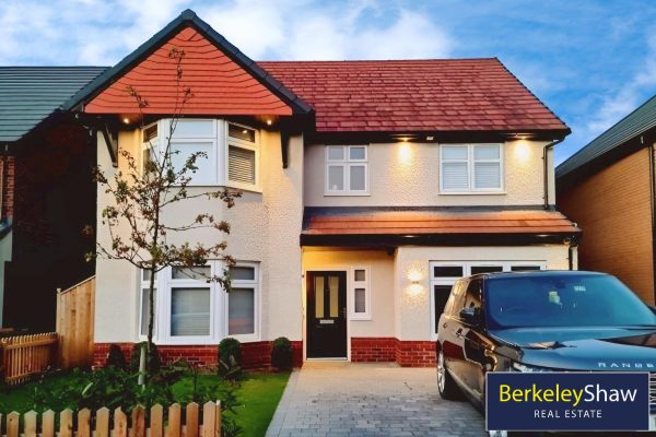 Stoneleigh Park, Thornton, Liverpool
